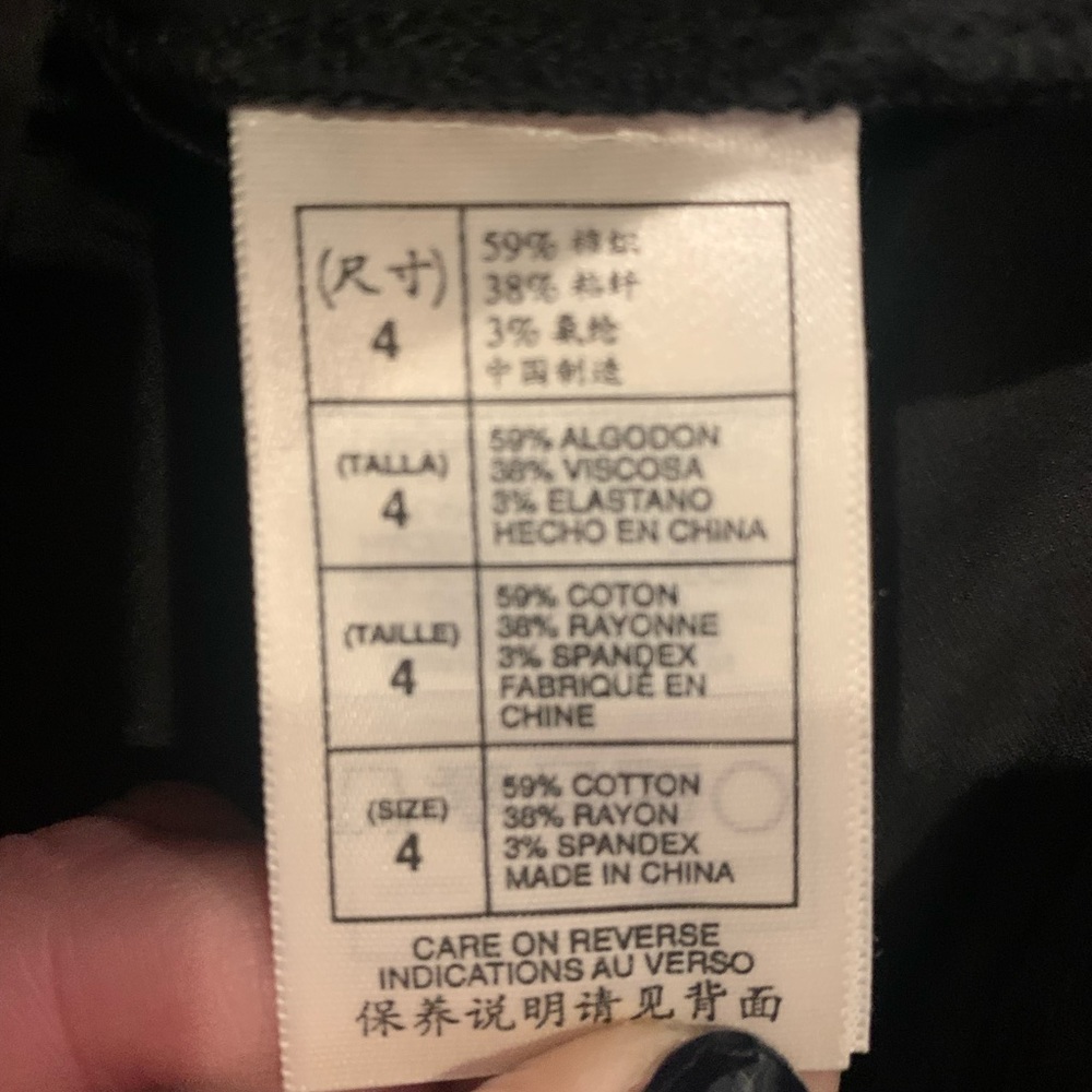 MAX STUDIO black cotton stretch capri pant (hem hits mid calf) - Picture 6 of 6